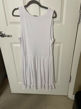 Merokeety Sleeveless White Ruffle Hem Dress